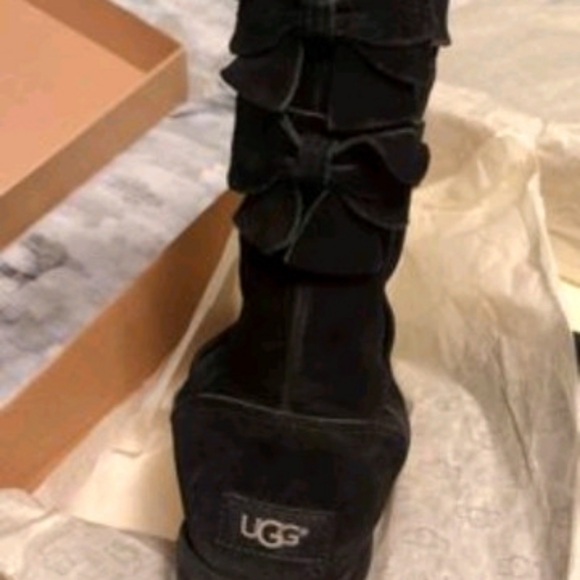 UGGs size 6 - Picture 3 of 6